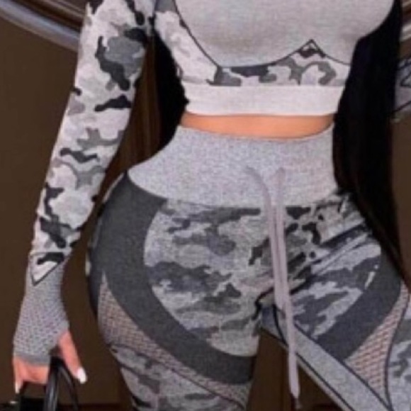 Sportswear Grey/Black Camouflage Long Sleeve Crop Top & High Waist Leggings 2pc - Picture 3 of 5